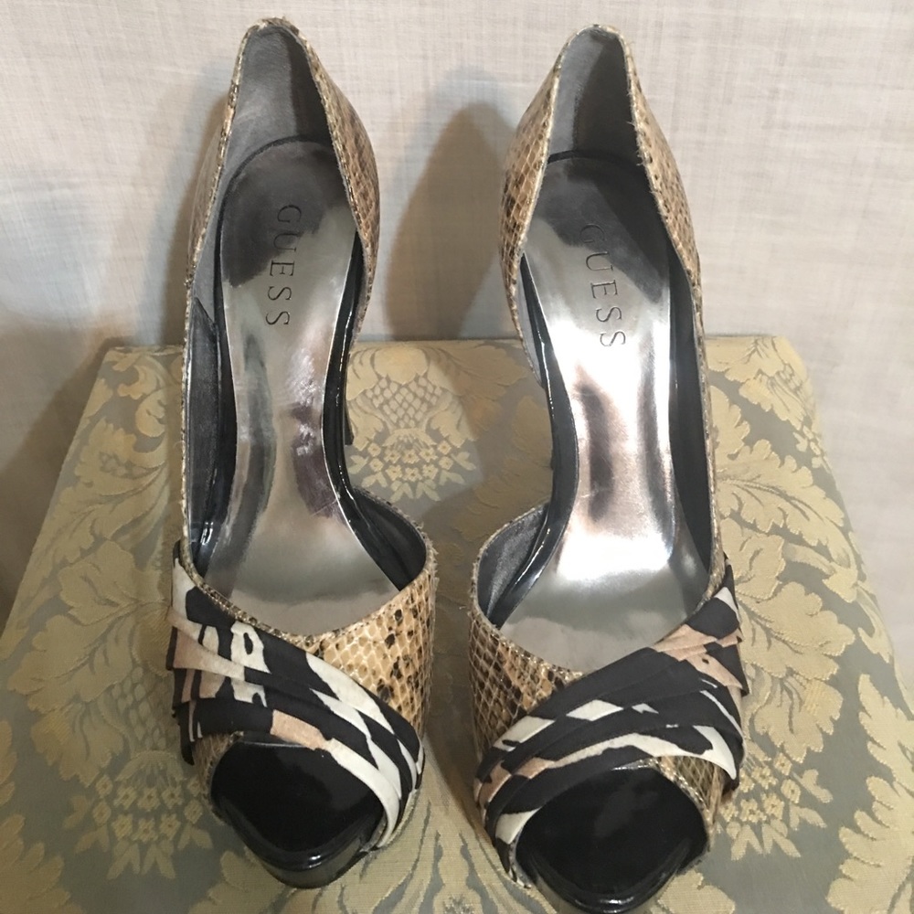 GUESS SHOE